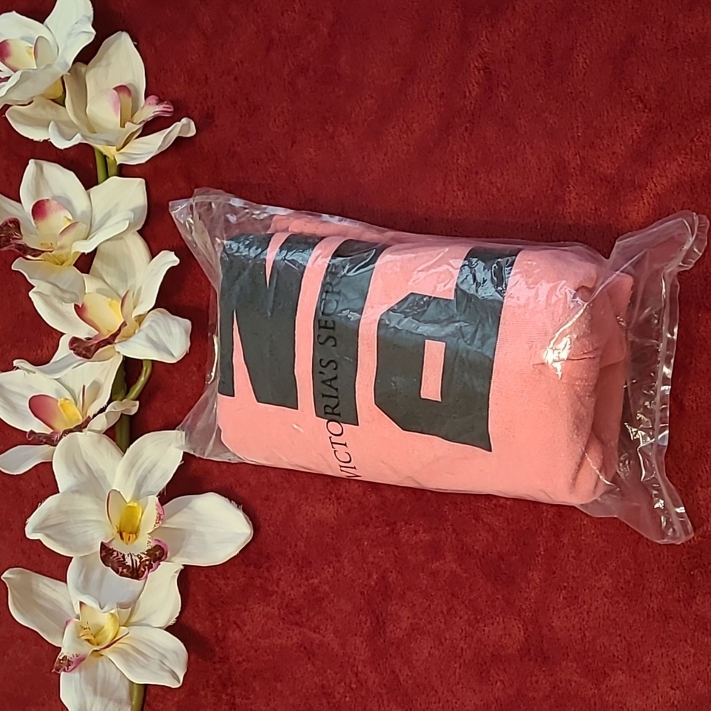 Cropped PINK Victoria's Secret Joggers - Picture 2 of 13